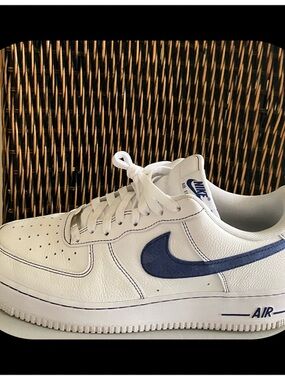 Nike White Sneaker with Black Swoosh